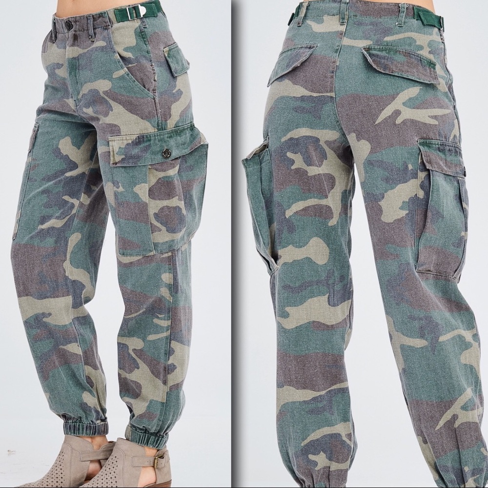 LIGHT WORN LOOK SUPER SOFT CAMO CARGO JOGGERS - Picture 3 of 8